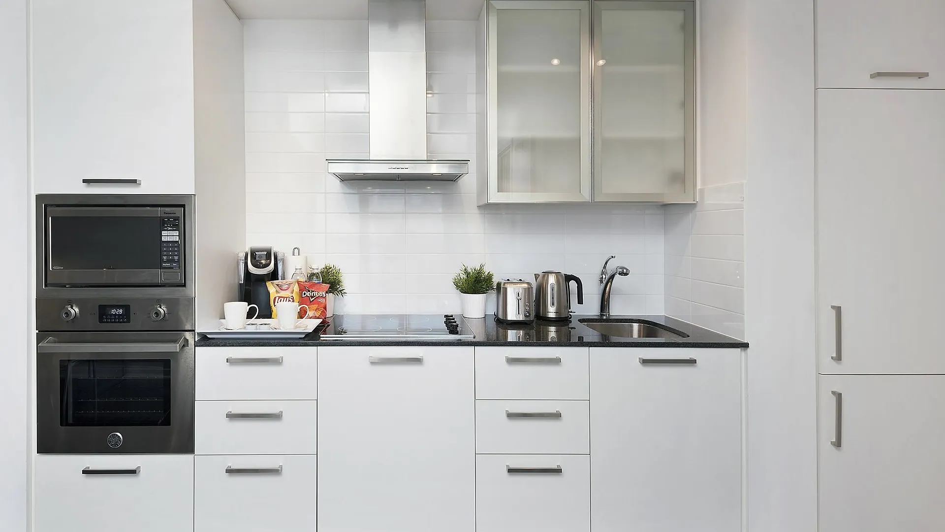 Diamond Vacation Homes - York Street Торонто