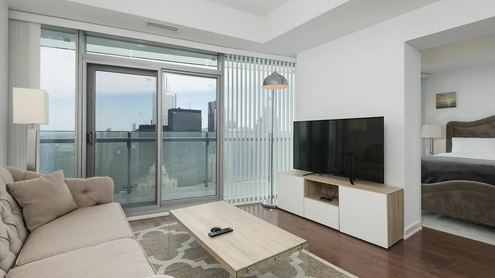 **** Hotel Diamond Vacation Homes - York Street Toronto Canada