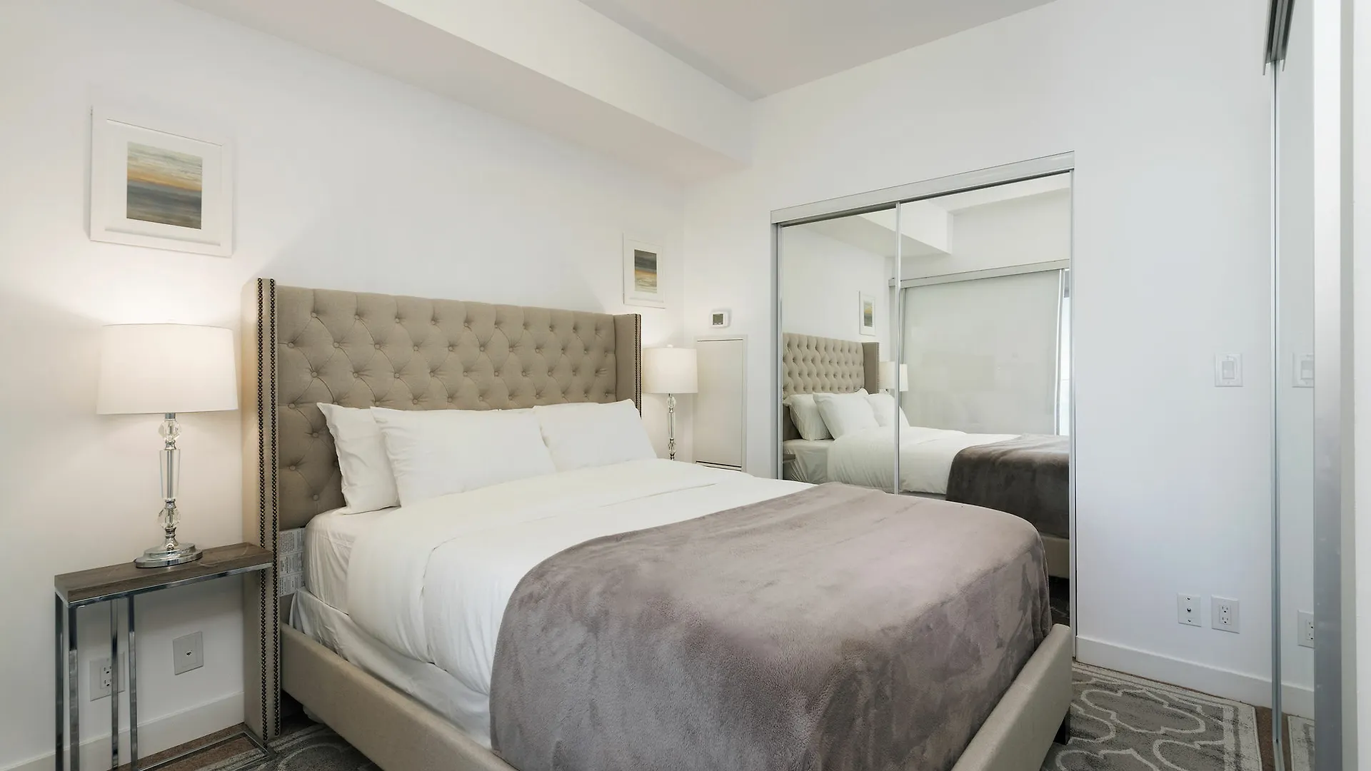 Diamond Vacation Homes - York Street Toronto 4*,  Canada