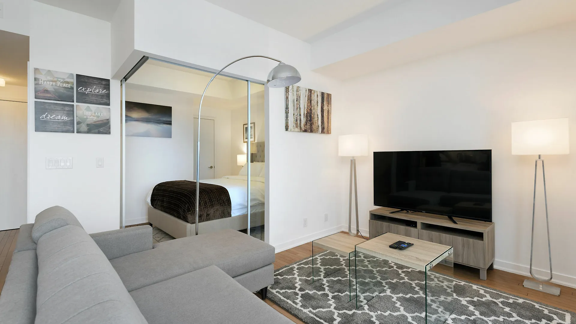 Diamond Vacation Homes - York Street Toronto Canada