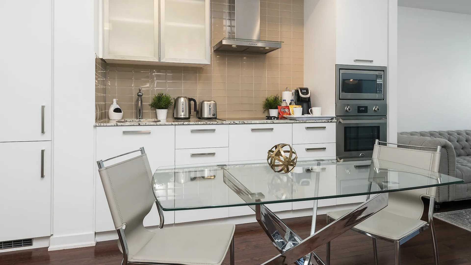 Diamond Vacation Homes - York Street Toronto Hotel