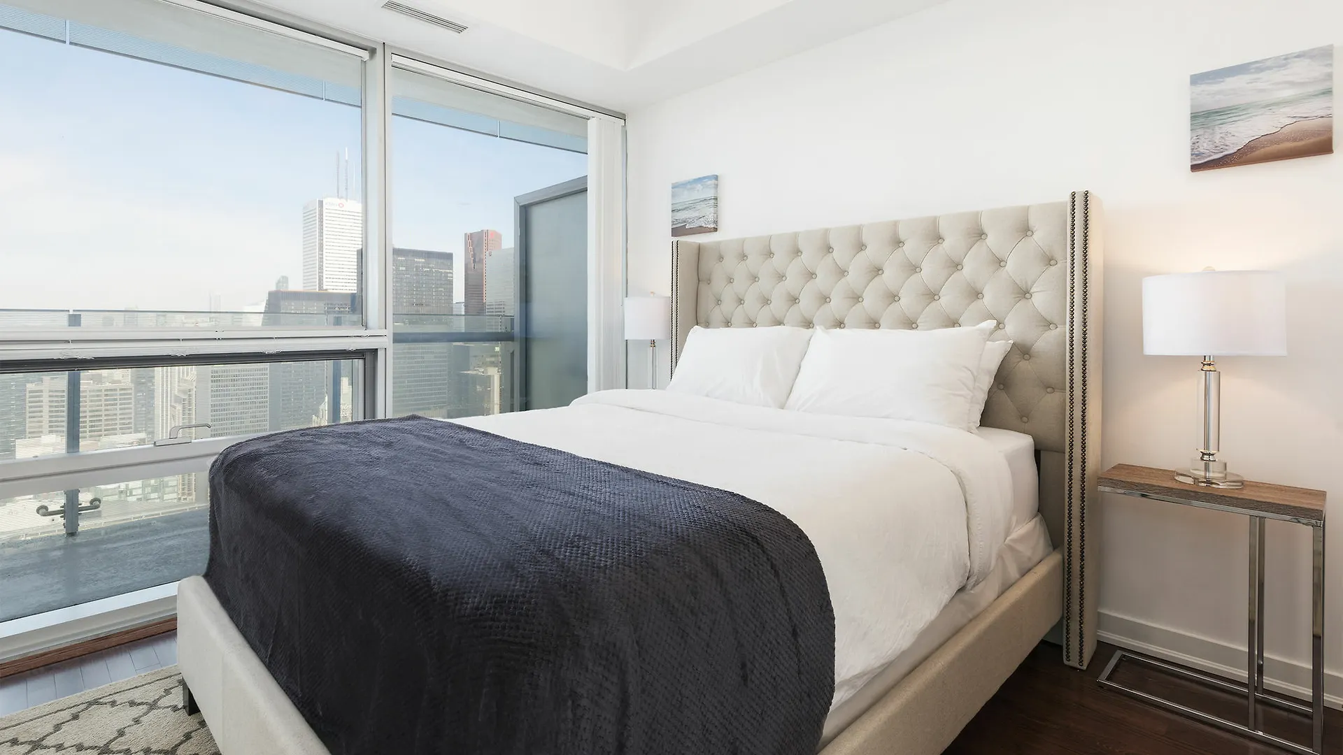 Diamond Vacation Homes - York Street Toronto