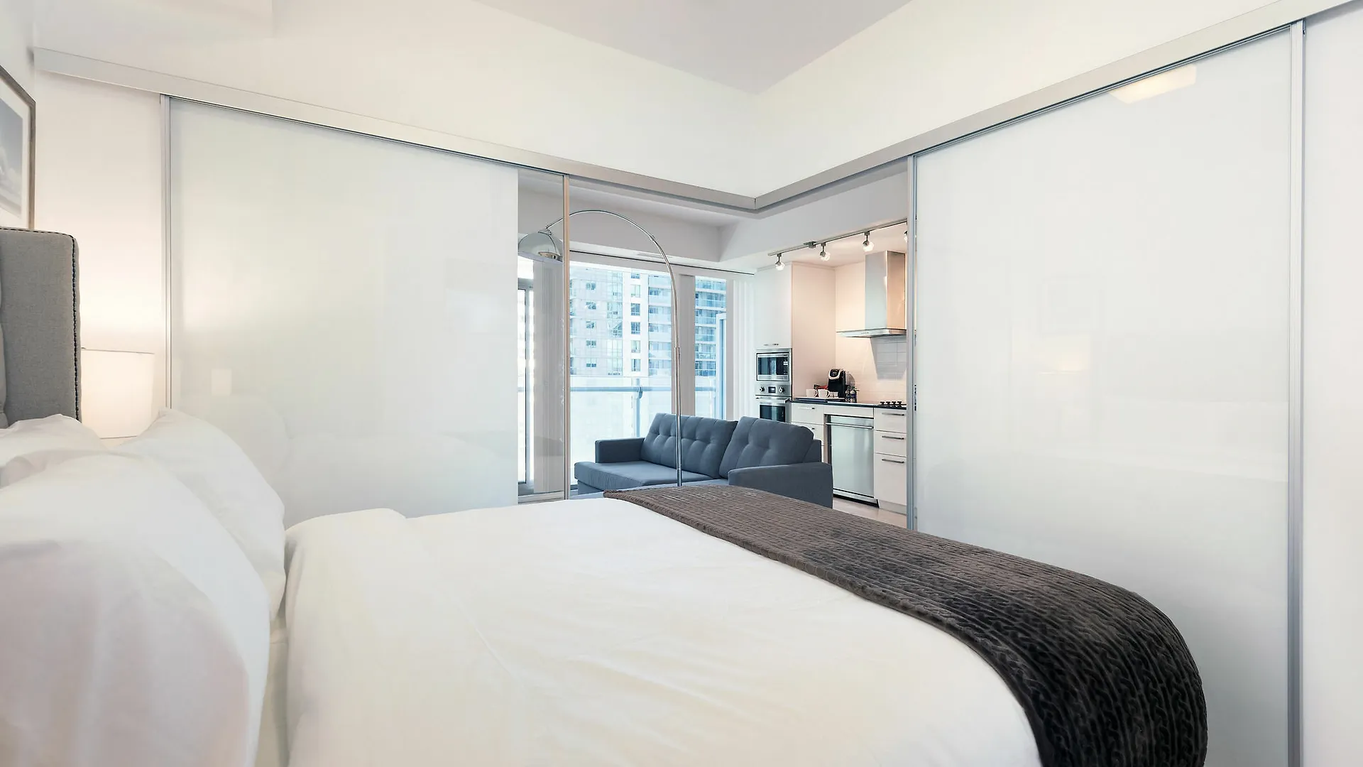 Hotel Diamond Vacation Homes - York Street Toronto