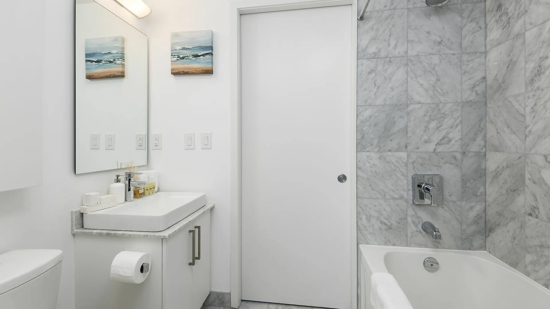 Diamond Vacation Homes - York Street Toronto
